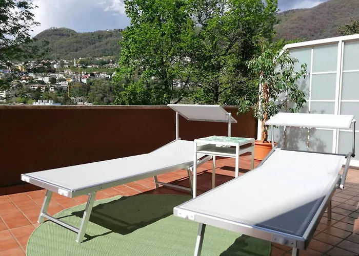 Casetta Con Terrazza Комо